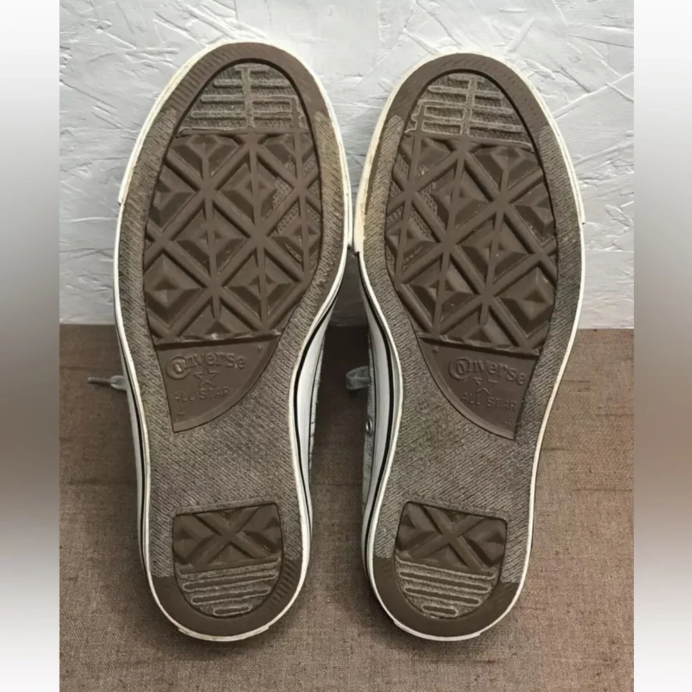 Converse Women's Sneakers Silver Metallic Canvas Low Top Size 6 Chuck Taylor